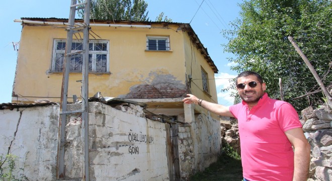 Sanatçı Yağız, İbrahim Erkal'ın evini ziyaret etti 